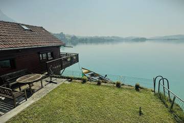Maison de campagne pour 4 personnes, avec jardin ainsi que terrasse et vue sur le lac dans Lac d'Aiguebelette