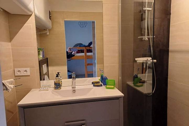 Appartement entier, Port Grimaud - Studio Cab 4 person - Vue sur port- accès à St Tropez par la mer. in Port Grimaud, Grimaud