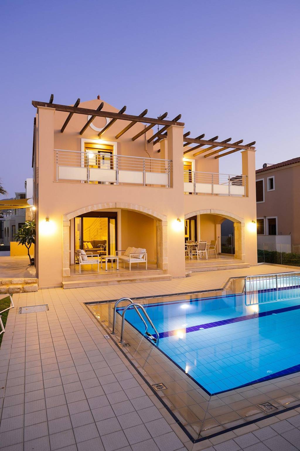 Beachfront Villa Avra with private swimming pool in Retimno (Città), Rethymno e dintorni