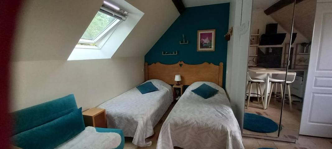 Location de vacances pour 3 personnes, avec vue et jardin à Mosnes - 4