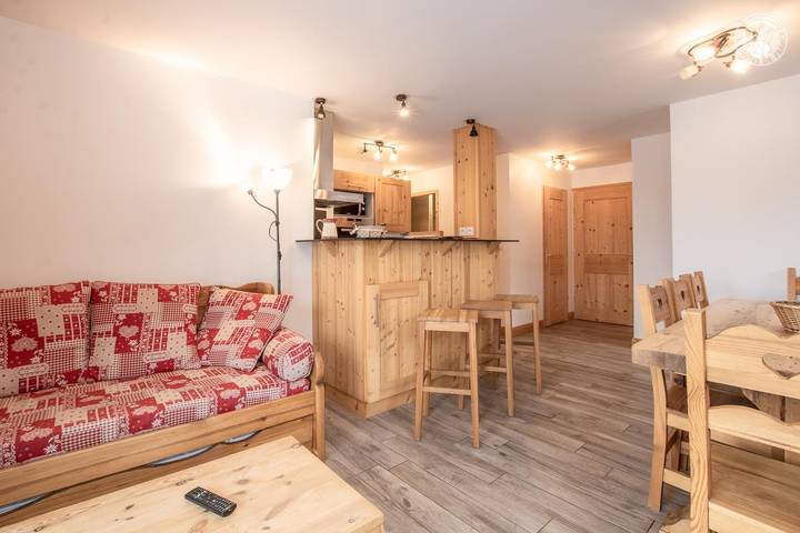 Gîte pour 8 personnes, avec terrasse, animaux acceptés à Lanslevillard - 4