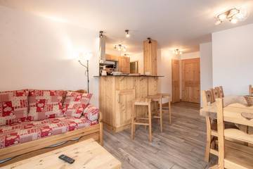 Gîte pour 8 Personnes dans Lanslevillard, Parc National de la Vanoise, Photo 3