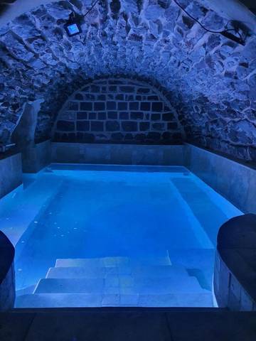Cottage pour 2 personnes, avec jacuzzi ainsi que piscine et terrasse à Tibériade