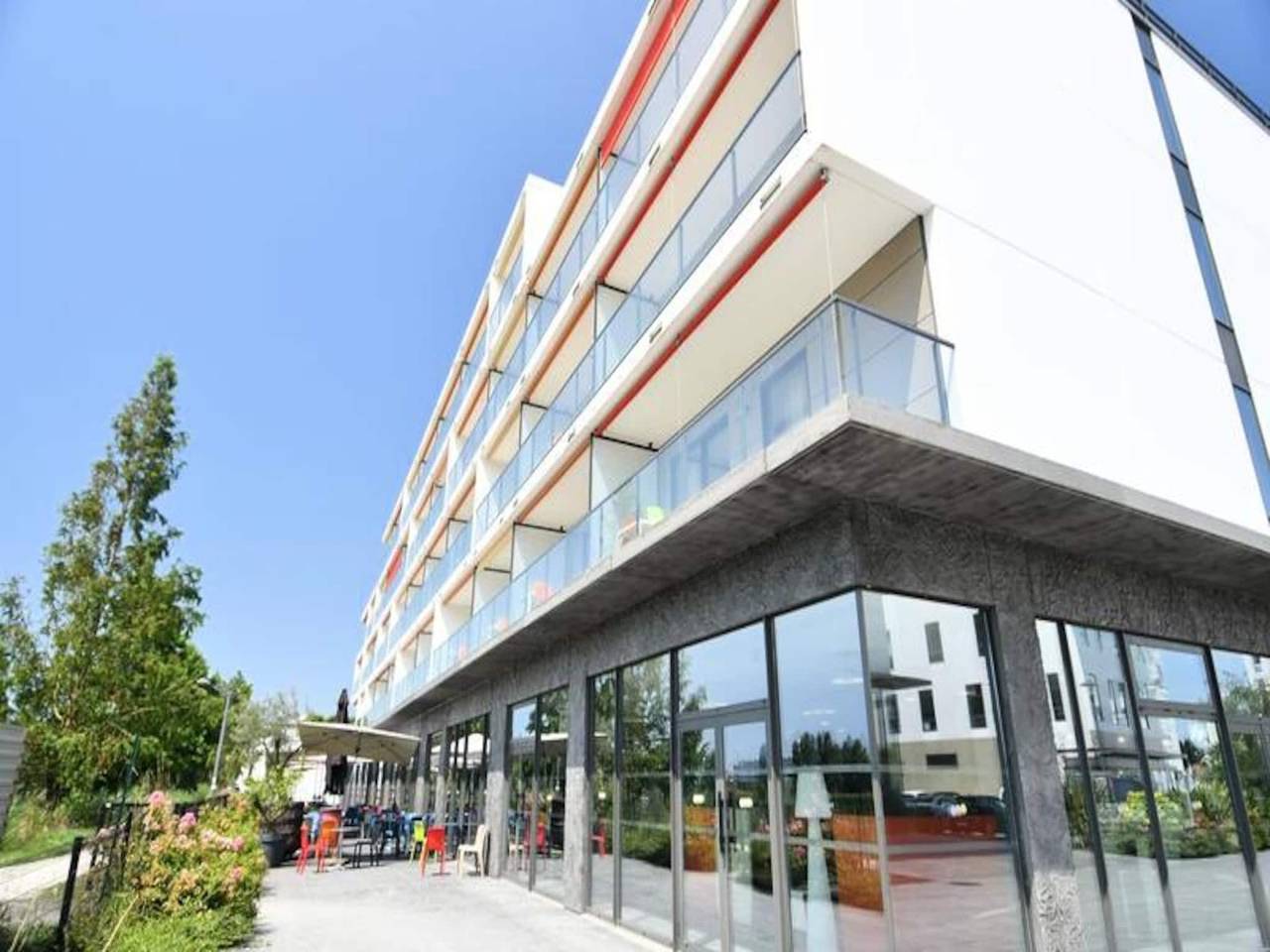 Ganze Wohnung, Aparthotel Bordeaux am See mit Pool in Bruges (Gironde), Bordeaux und Umgebung