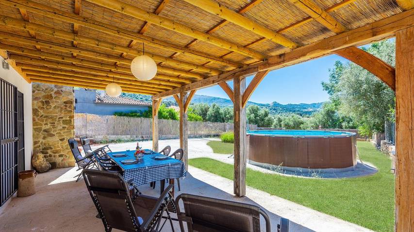 Casa rural para 8 personas, con balcón/terraza y piscina en Benalauría