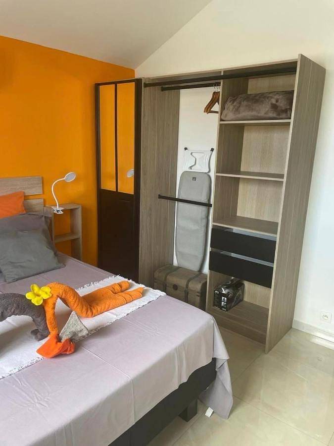 Gîte pour 4 personnes, avec terrasse dans Plage de Trou d'eau - 2