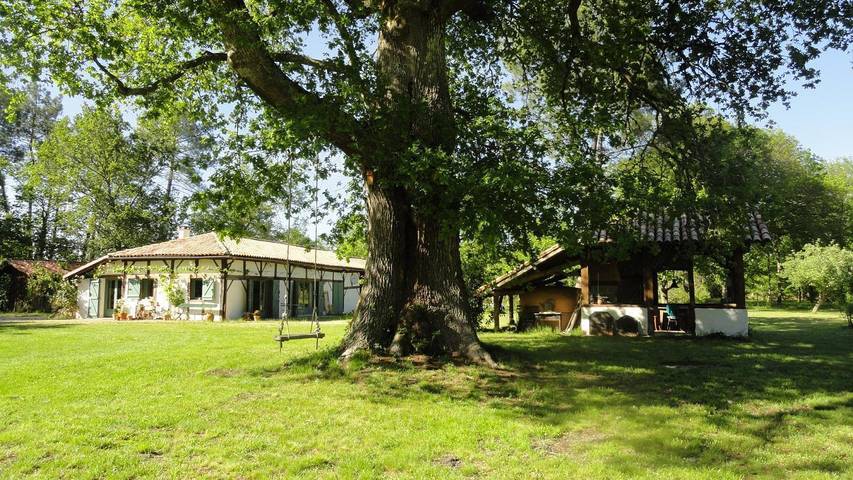 Gîte pour 2 personnes, avec Terrasse et Jardin ainsi que Piscine et Vue