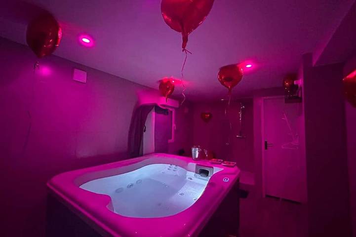 Maison de vacances pour 2 personnes, avec Jacuzzi à Conflans-Sainte-Honorine