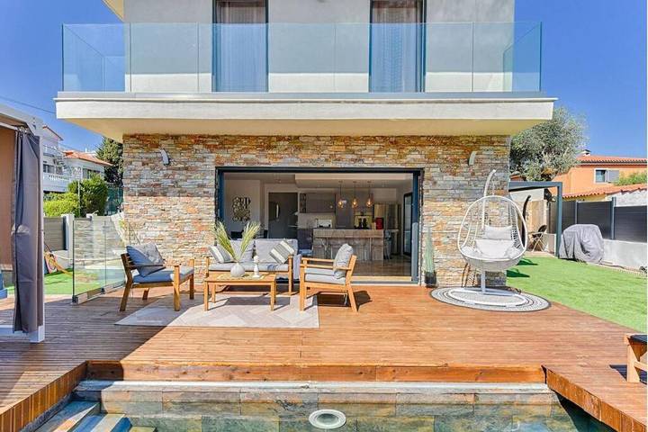 Villa pour 8 personnes, avec jardin ainsi que piscine et jacuzzi à Nice - 2