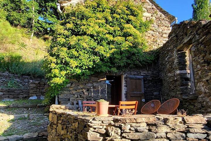 Location de vacances pour 2 personnes, avec jardin et terrasse à Vialas