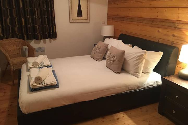 Gîte pour 8 personnes, avec terrasse ainsi que jacuzzi et sauna à Sainte-Foy-Tarentaise - 2