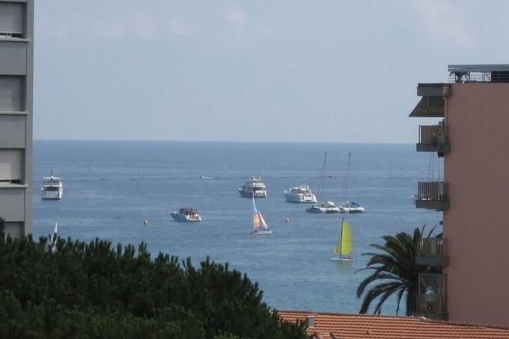 Gîte pour 4 personnes, avec balcon dans Carnolès