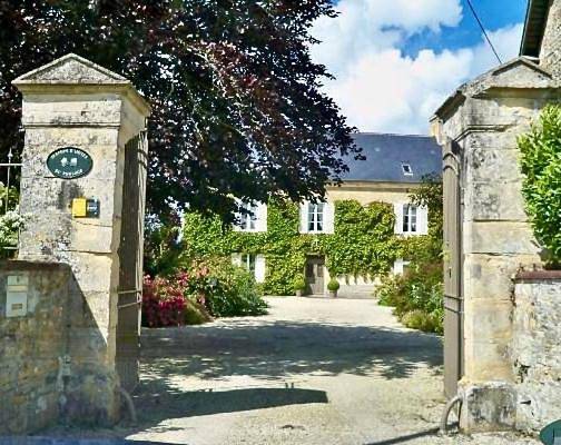 Chambre d’hôte pour 2 personnes, avec Terrasse et Jardin ainsi que Piscine et Vue