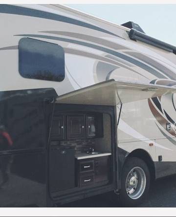 Camping for 4 Guests in Queensbury, Adirondack Mountains, Picture 2