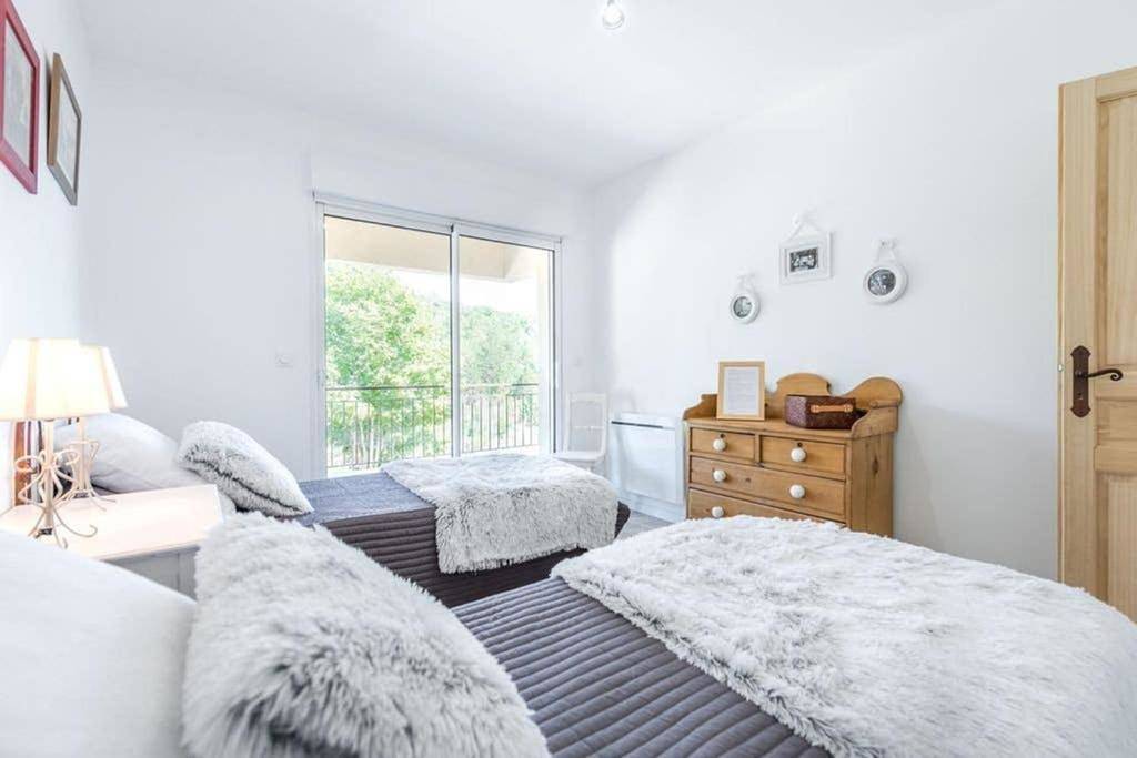 Three-Bedroom House in Manosque, Parc naturel régional du Luberon