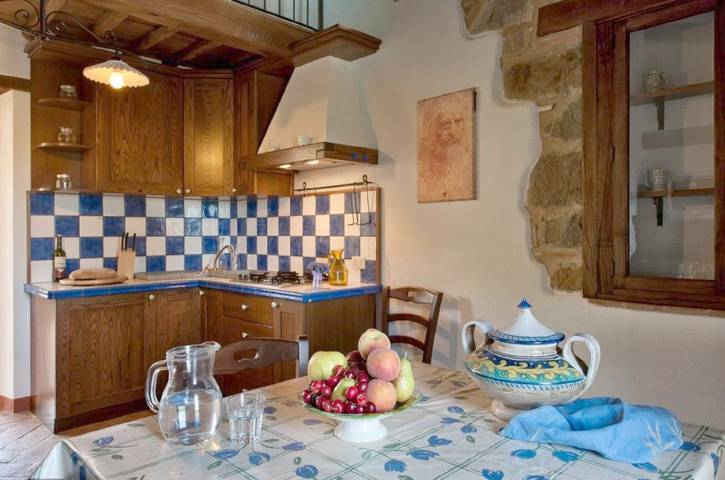 Appartamento per 5 persone, con giardino e panorama nonché piscina, adatto a famiglie con bambini in Castel del Piano