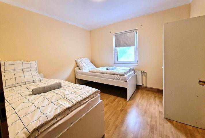 Ferienwohnung für 8 Personen, mit Balkon und Terrasse sowie Garten und Ausblick in Kürten - 2