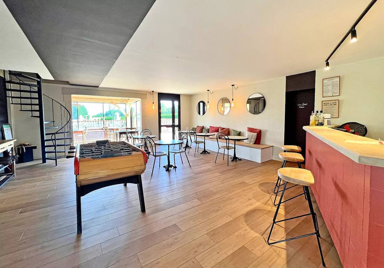 Mobil-home Famille Tv - 3 chambres - 6 personnes in Rouffignac-Saint-Cernin-de-Reilhac, Périgord Noir