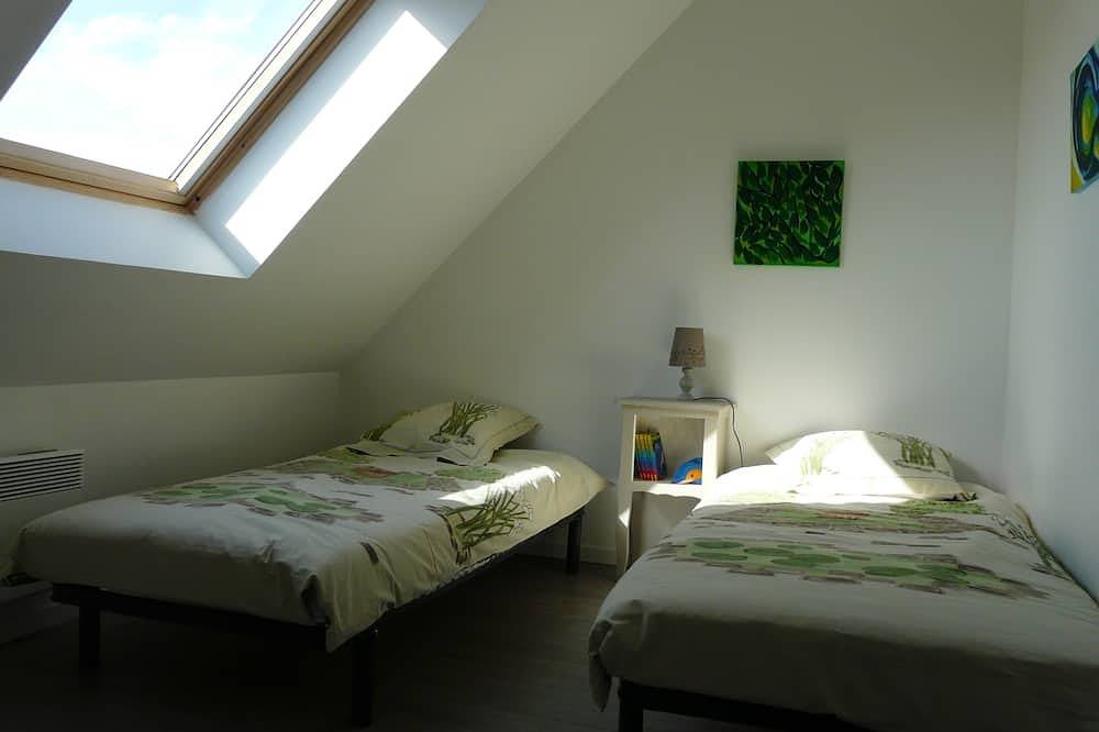 Belle maison avec terrasse et jardin à 100m de la plage in Saint-Marcouf, Région de Cherbourg