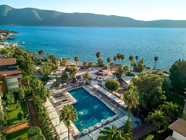 Resort para 2 personas, con jardín además de piscina y sauna - 1