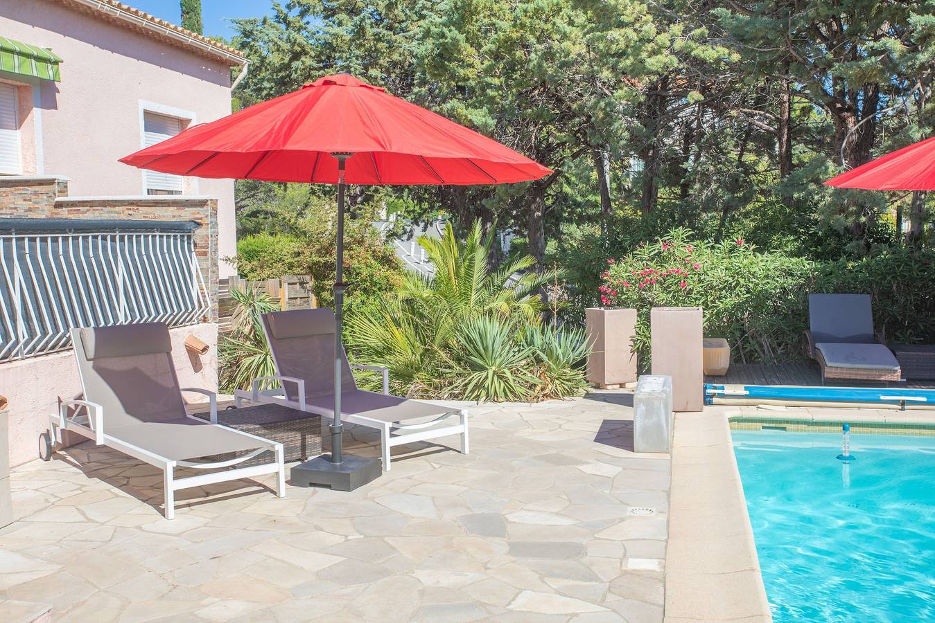 Appartement entier, Appartement 'Ptit Coin De Paradis Plage Peguiere' avec piscine privée, Wi-Fi et climatisation in Saint-Raphaël, Massif de l'Esterel