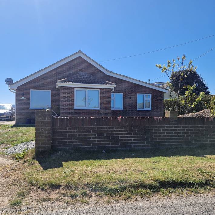 Holiday letting for 4 people, with garden and ocean view as well as lake view and terrace, child-friendly in Sea Palling