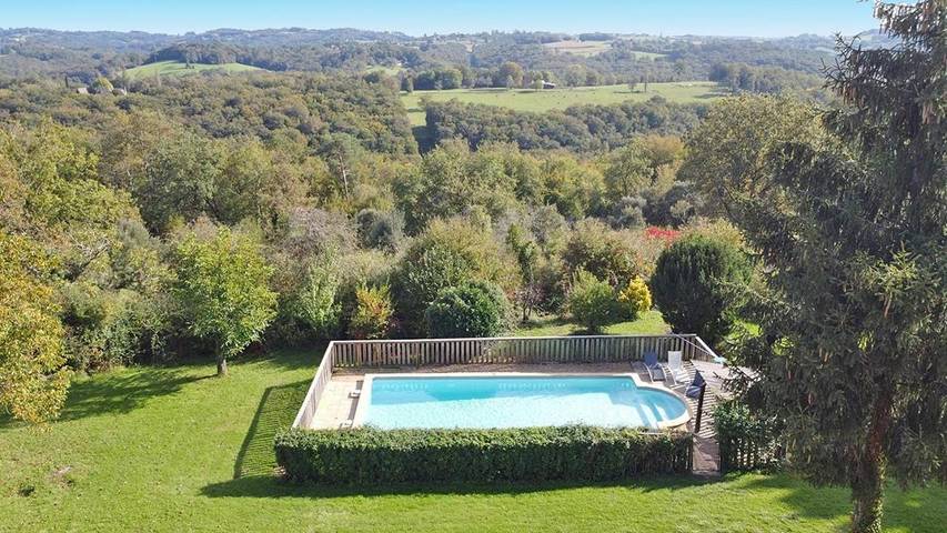 Location de vacances pour 8 personnes, avec terrasse ainsi que piscine et jardin, animaux acceptés à Marquay - 3