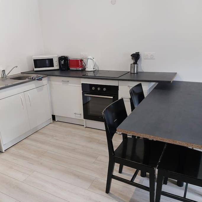 Appartement entier, Appartement rénové centre ville in Bourbonne-les-Bains, Haute-Marne