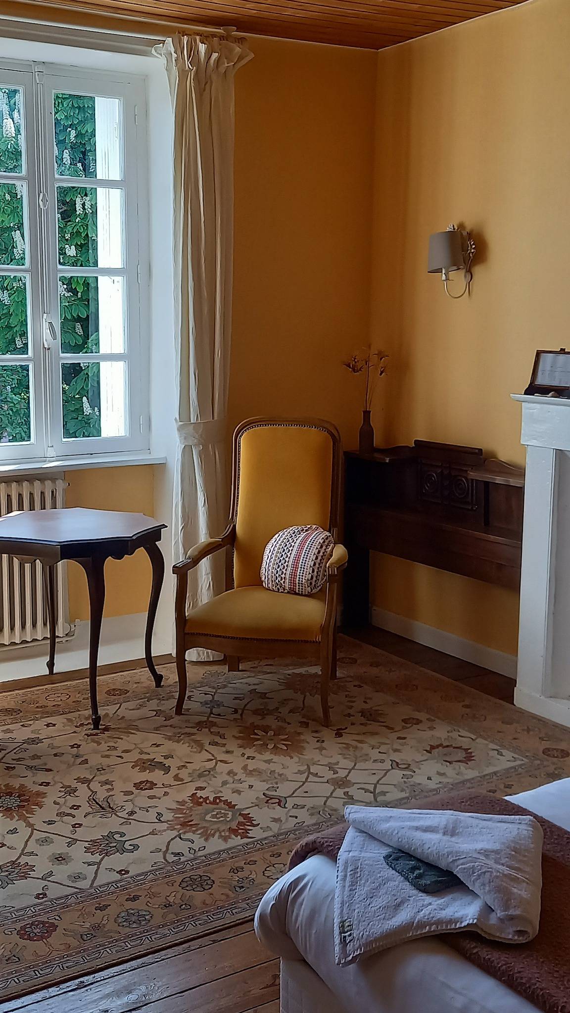 Maison d'Hôtes Lan Caradec - Chambre Jaune in Lézardrieux, Côte de Granit Rose