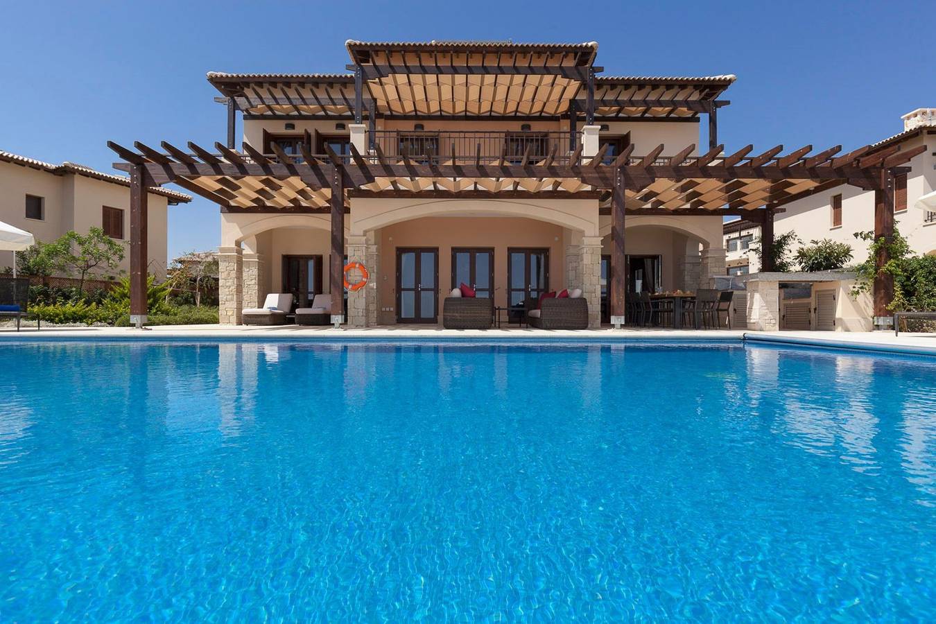 Holiday Rental for 10 People in Aphrodite Hills, South Cyprus