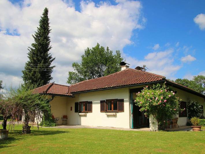 Ferienwohnung für 6 Personen, mit Terrasse und Garten sowie Ausblick in Miesbach