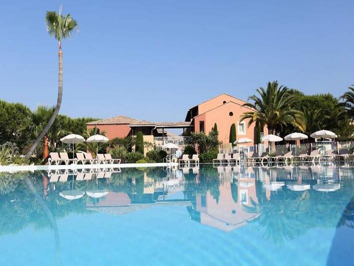 Gîte pour 4 personnes, avec terrasse ainsi que jardin et piscine, adapté aux familles dans Port de Cannes Marina - 2