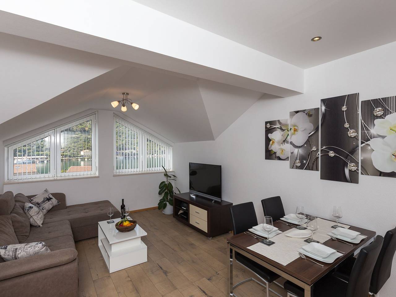 Ganze Wohnung, Villa Celenca - Superior Two Bedroom Apartment with Terrace and Sea View - A5 in Mokosica, Dubrovnik-Neretva