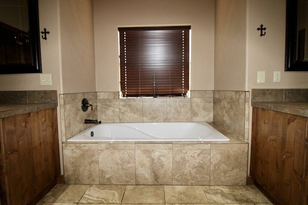 Großes Haus, große Freiflächen und ein privater Pool, perfekt für große Familien in Rio Frio, Real County