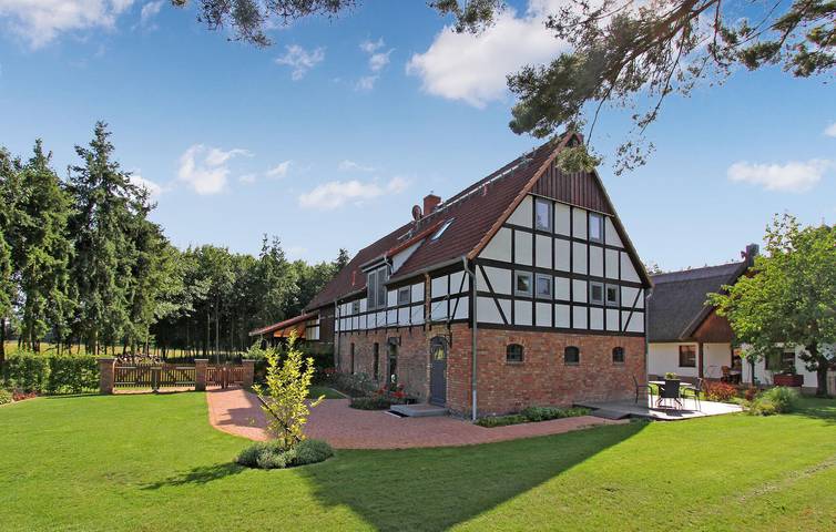 Ferienhaus für 10 Personen, mit Terrasse in Viereck