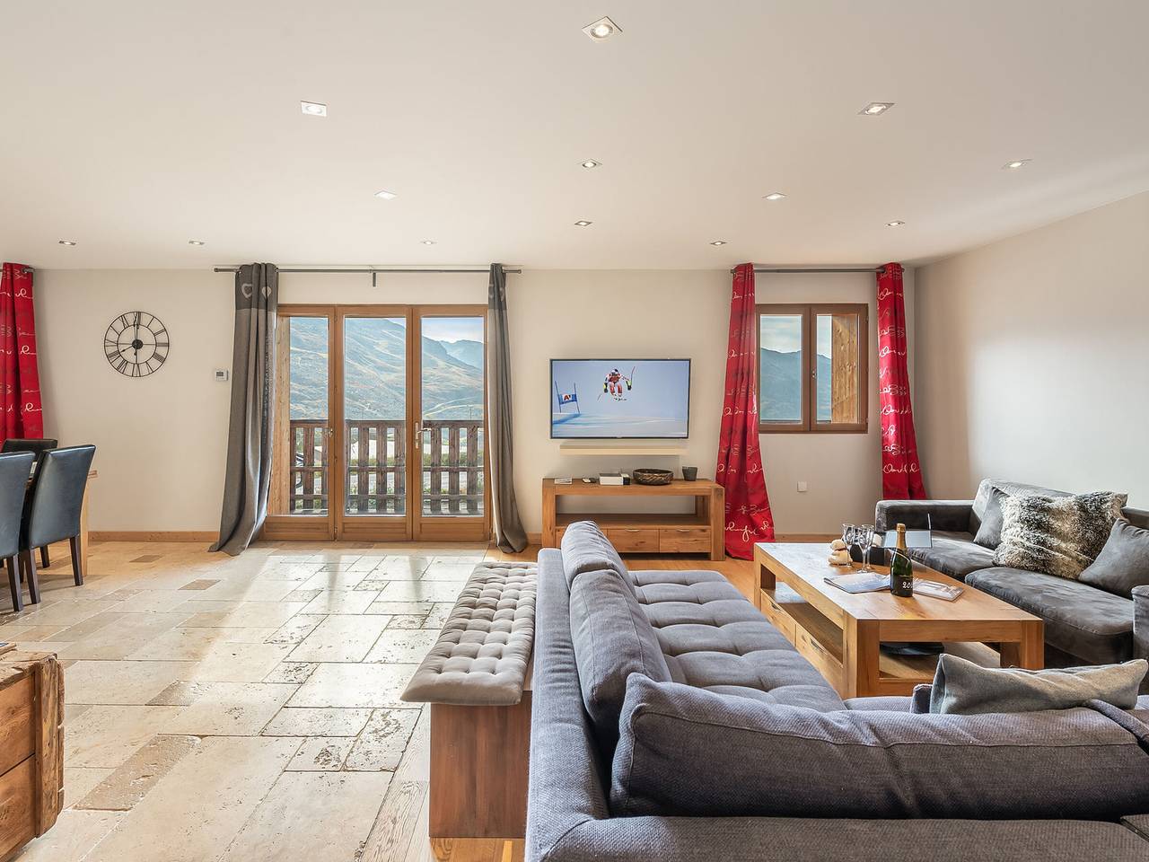 Geheel appartement, Spacious apartment 6 pers, terrace sauna close to slopes in Val Thorens, Les Trois Vallées