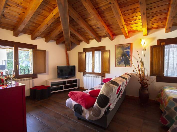 Casa rural para 6 personas, con terraza y jardín, Familias con niños en Los Cameros - 2