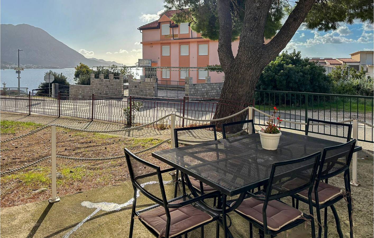 Ganze Ferienwohnung, Charmante 2-Zimmer-Wohnung mit Panoramablick in der Nähe von Podaca in Podaca, Makarska Riviera