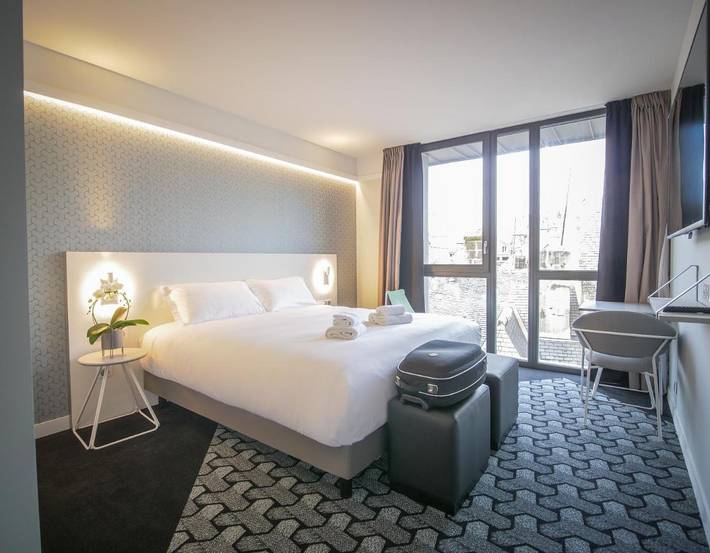 Hôtel pour 2 personnes, avec sauna et vue ainsi que terrasse et piscine dans Plan D Eau De La Cantache - 2