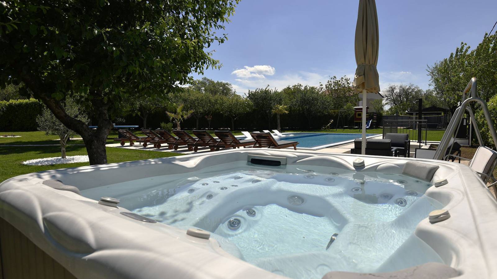 Villa Ante - Makarska by Villas Guide in Imotski, Makarska Riviera