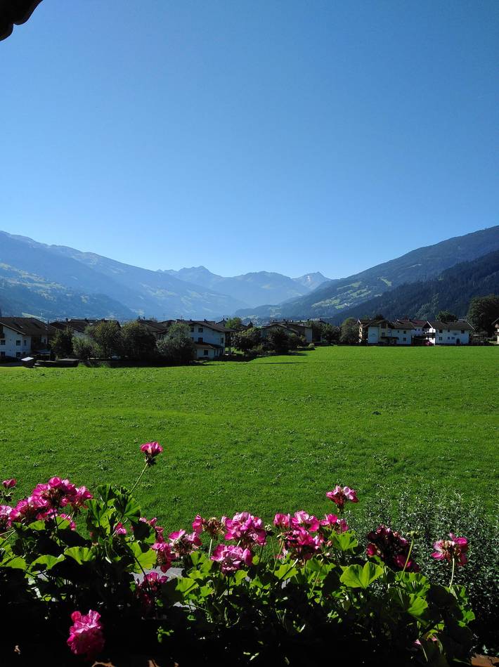Ganze Ferienwohnung, Appartement Traumblick in Tuxer Alpen, Fügen