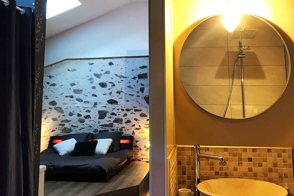 Romantic gite-Loft with private Spa near Nantes in Saint-Philbert-de-Bouaine, Vallée de la Loire