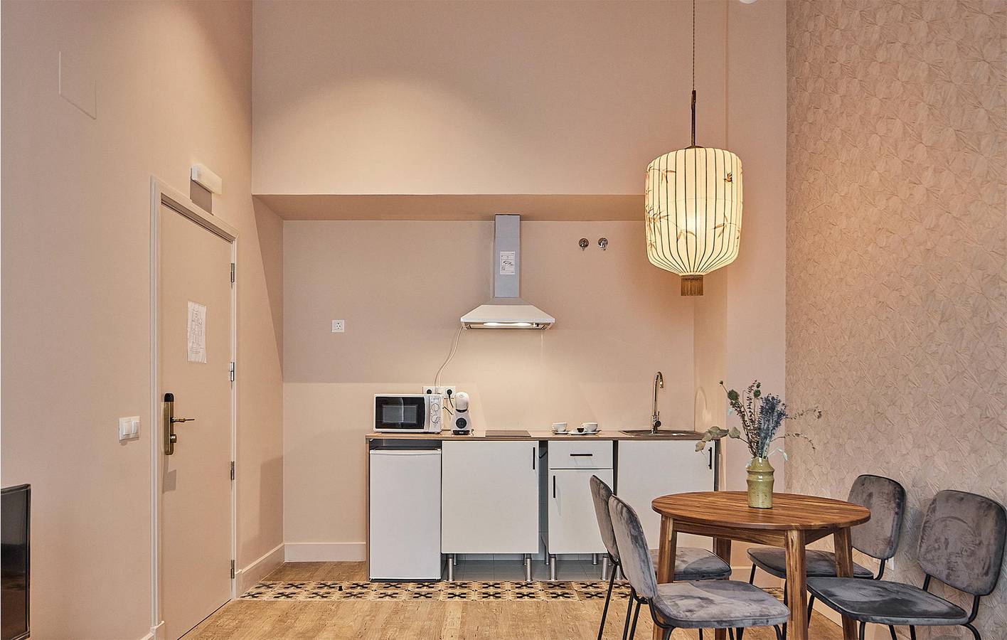 Entire holiday apartment, Luxury Apartment with Pool and Beach Access in Cadiz Old Town, Cádiz