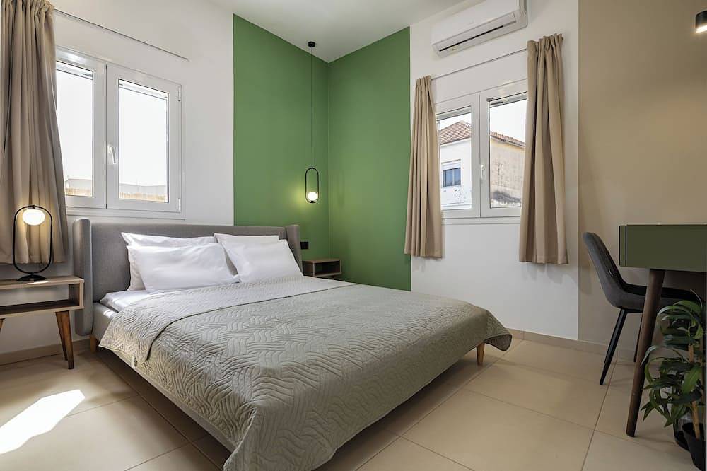 Villa Fyllo - Private Pool & Steps from the Beach in Tavronitis, Chania und Umgebung