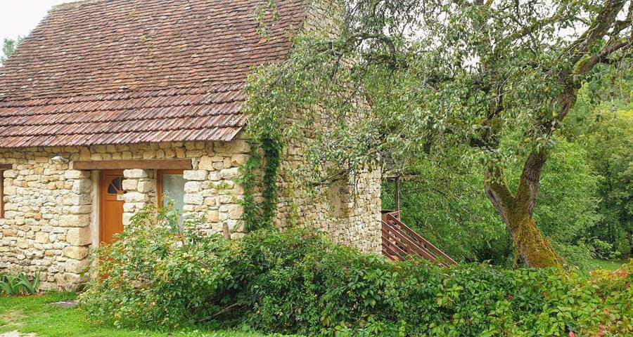 Gîte pour 2 personnes, avec sauna et jardin, adapté aux familles à Azerat - 3