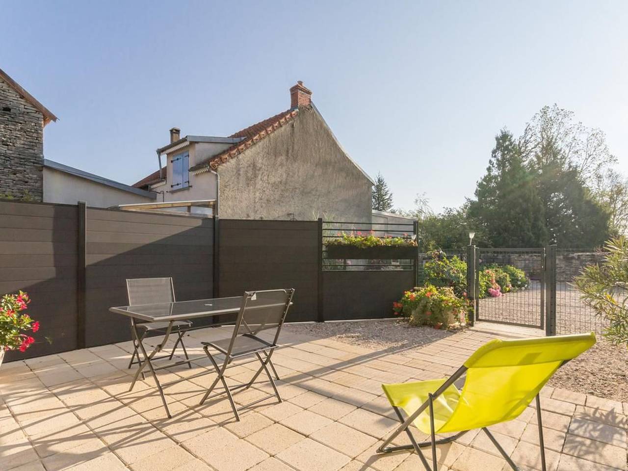 Charming lodge in Chaignay, near Dijon, with terrace and parking in Chaignay, Dijon region