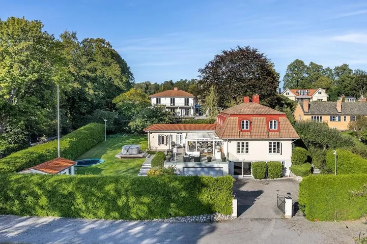 Villa für 8 Personen, mit Garten und Whirlpool sowie Sauna - 1