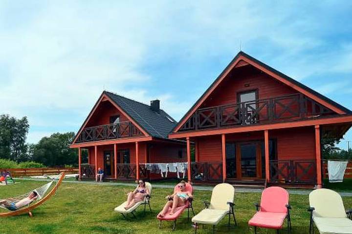 Ferienhaus für 7 Personen, mit Balkon und Terrasse sowie Pool in Mielno