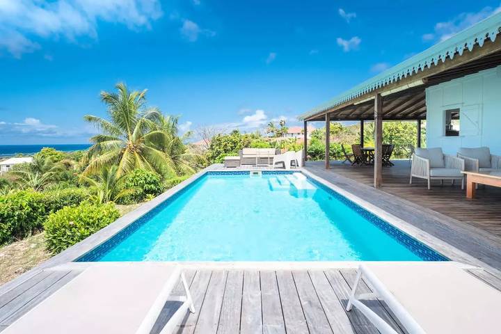 Villa pour 6 personnes, avec vue ainsi que piscine et jardin