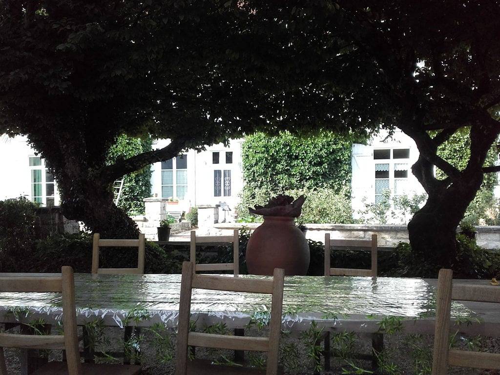 Chambres d'hôtes La Fromagerie du relais postal Royal - Chambre Chocolat in Colombey-les-Deux-Églises, Haute-Marne